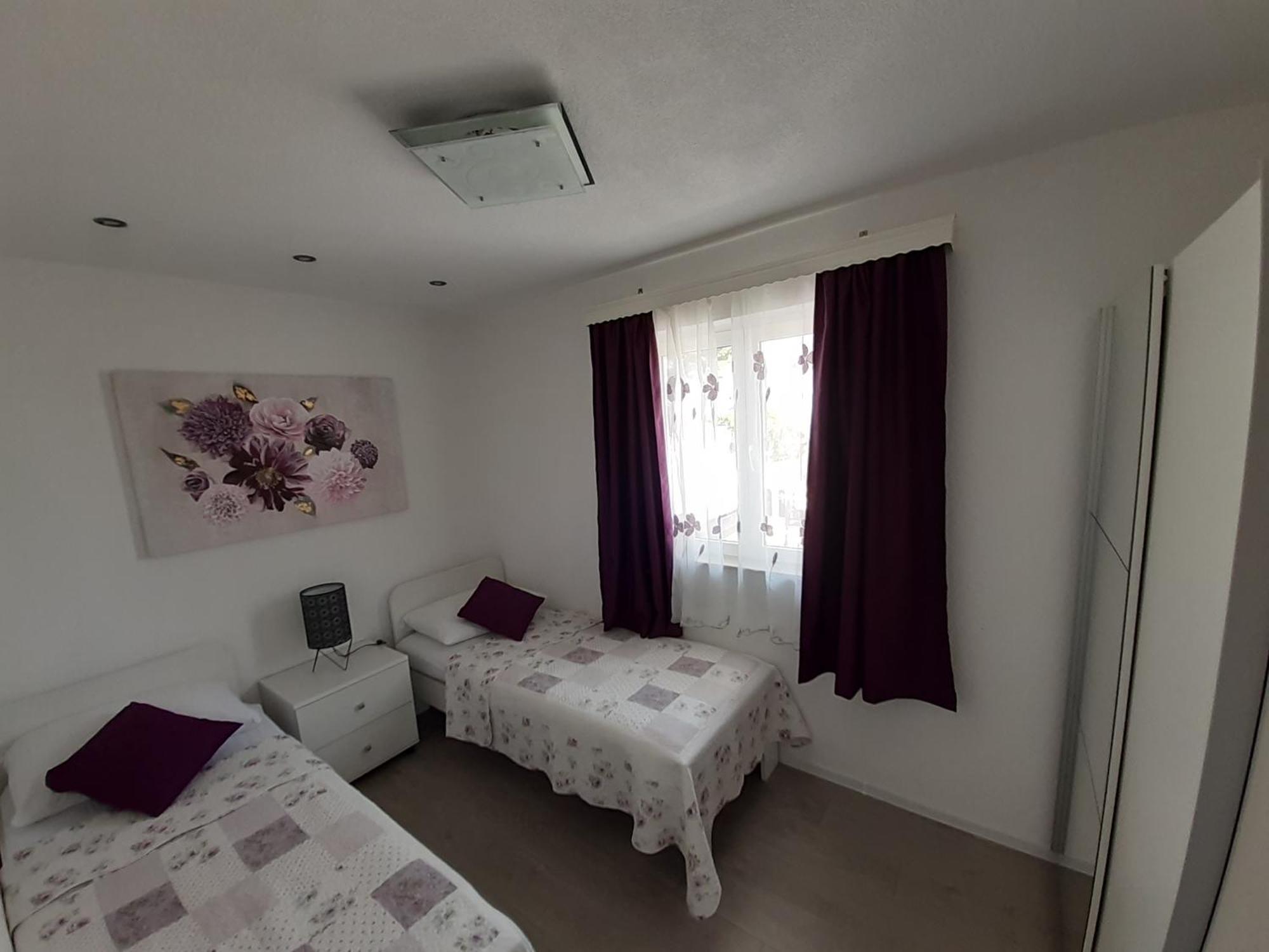 Apartment Lucky With Jacuzzi تروغير الغرفة الصورة